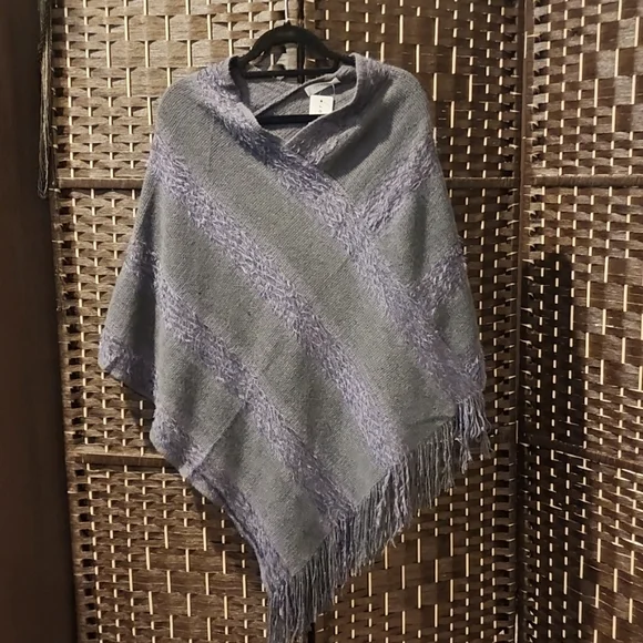Jon and Anna gray Poncho. New with tags - Picture 1 of 9